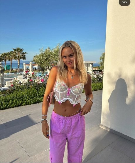 Misha Grimes free star pictures