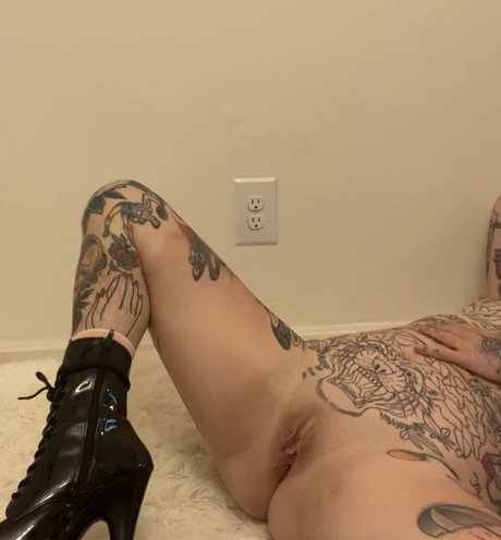 shemale outdoor onlyfans best picture