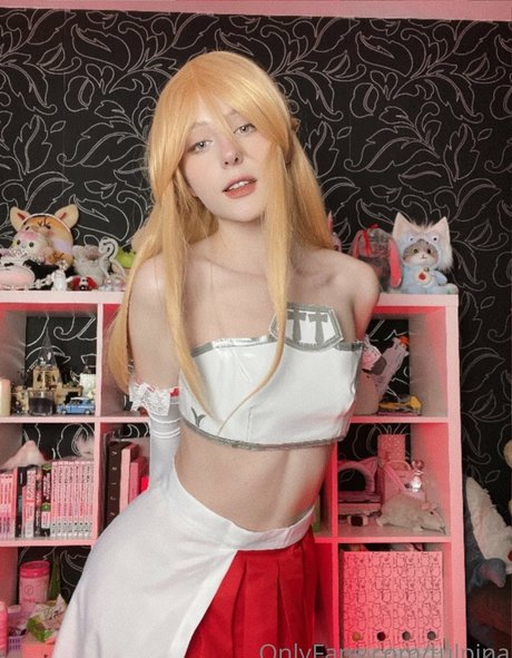 Tulpina naked star img