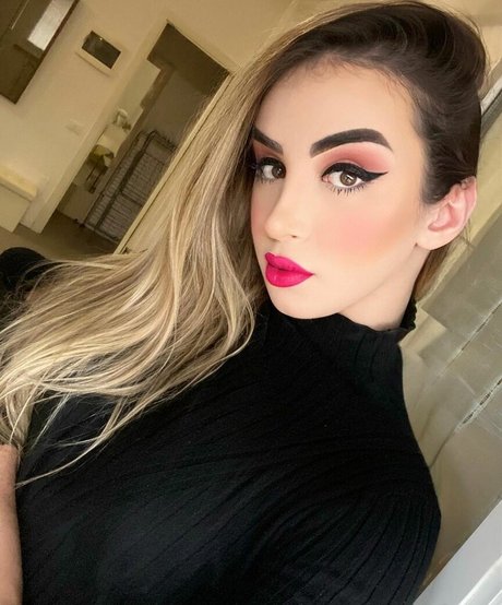 Elloah Guedes naked pornstar galleries