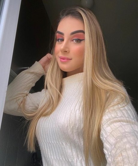 Elloah Guedes perfect actress photos