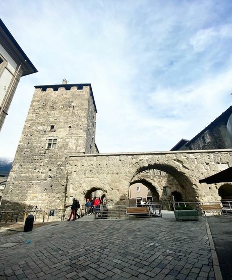 Elloah Guedes model hot img