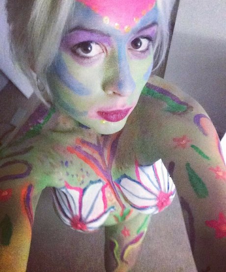 Uli Krown model image