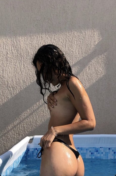 Daiana Dugalia naked actress pictures