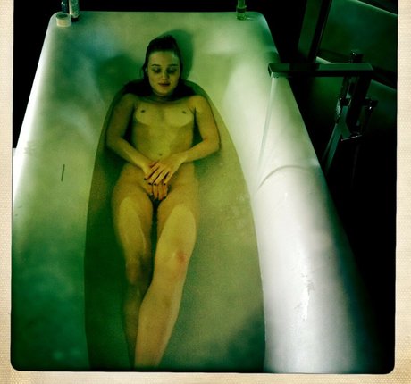 Bella Heathcote model sex photos