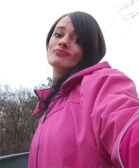 alicialiniquinn erotic model img