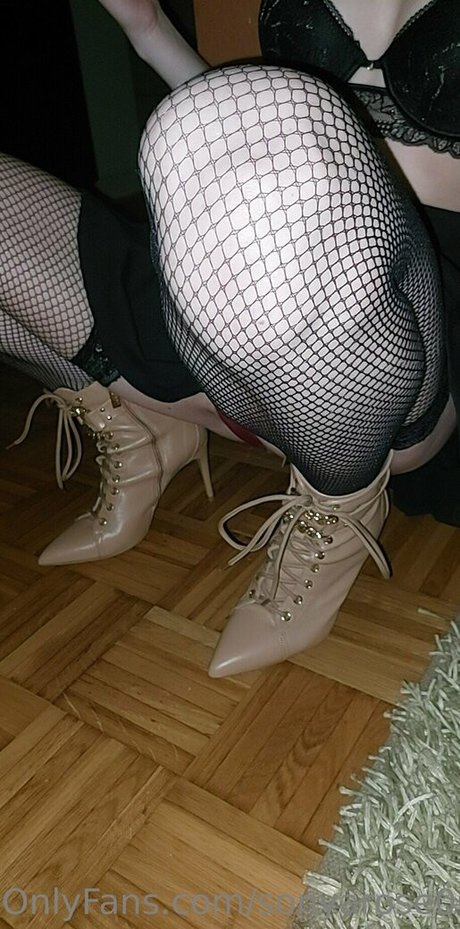 sonyarose00 model pornographic images