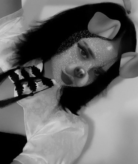 blonde milf big tits onlyfans art naked galleries