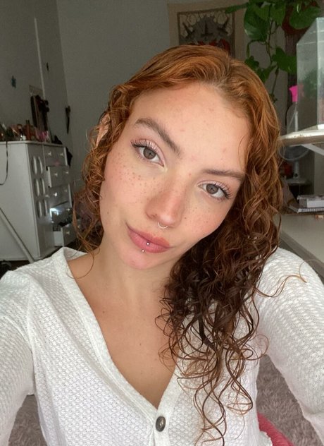 Chloe Parker star erotic gallery