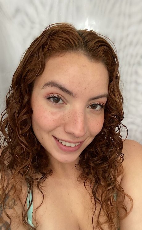 Chloe Parker model sexy photo