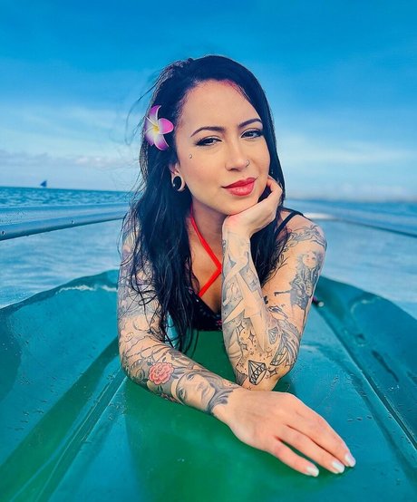 meghanelle model nude photo