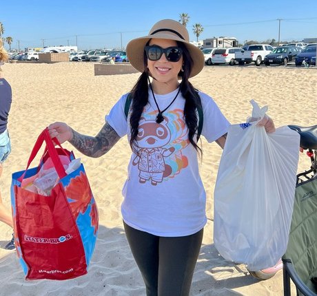 meghanelle beautiful actress image