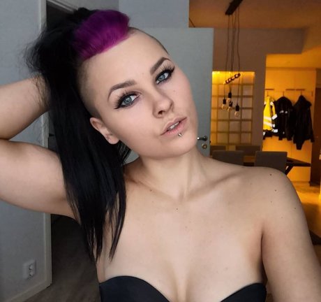 blonde lesbian onlyfans naked galleries