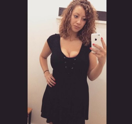 petite girls onlyfans perfect photos