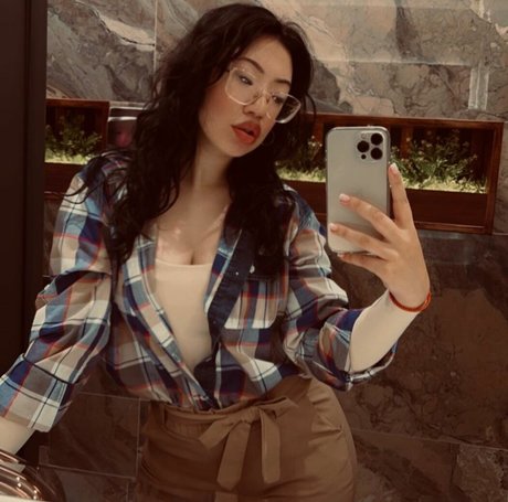 Sabac exclusive model images