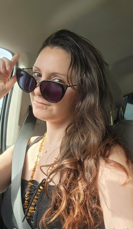 feetbeth naked actress pic