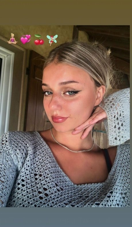 Elly Anne nice pornstar image