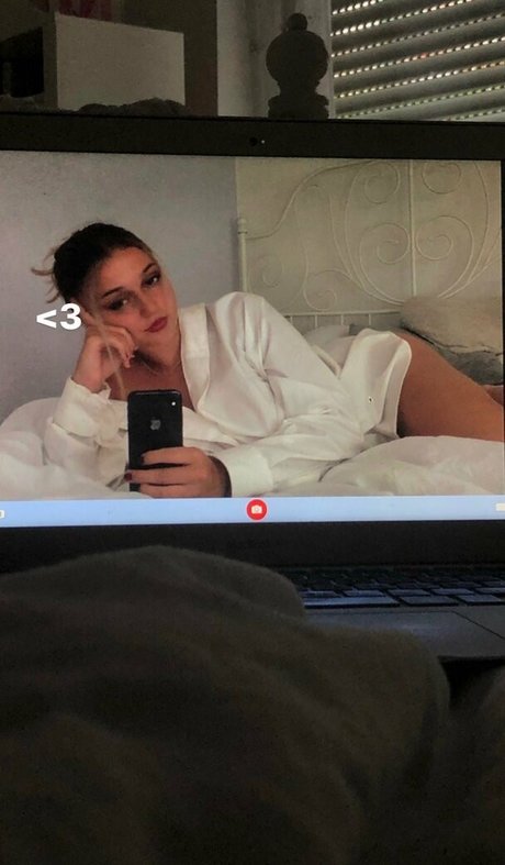 Elly Anne nude model gallery