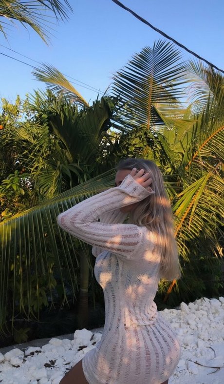 Elly Anne star nude image