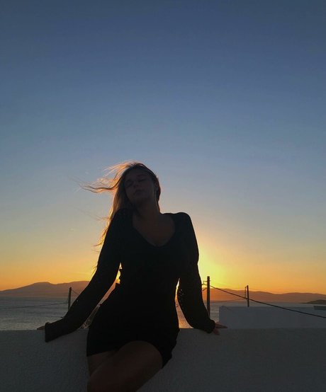 Elly Anne sexy model images