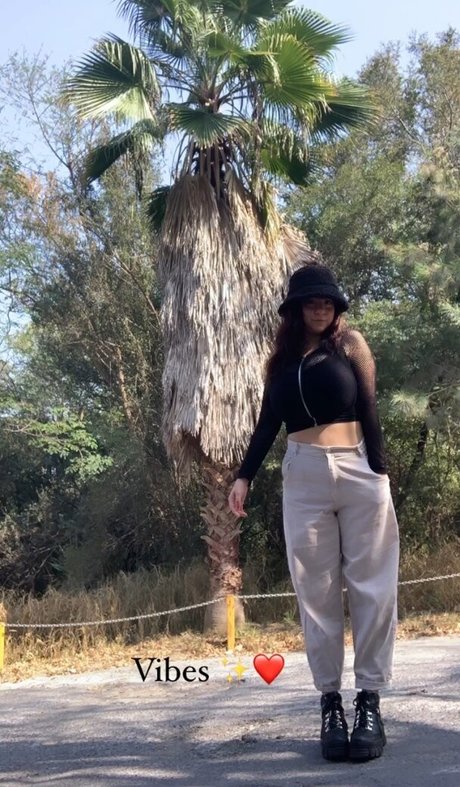 Josahandry Lia star free picture