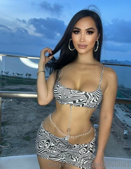 Angie VuHa top star pics