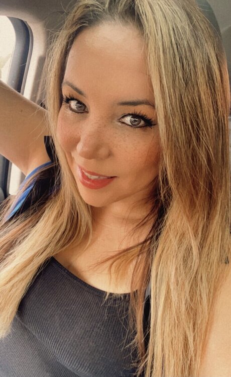 BOMBONA star hot images