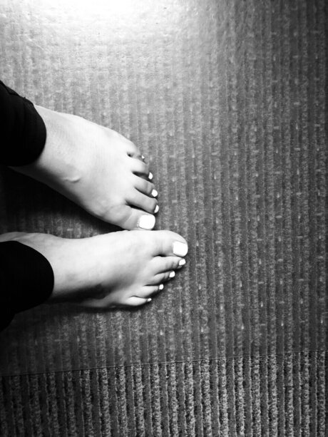 Happyfeetpie247 star nude archive
