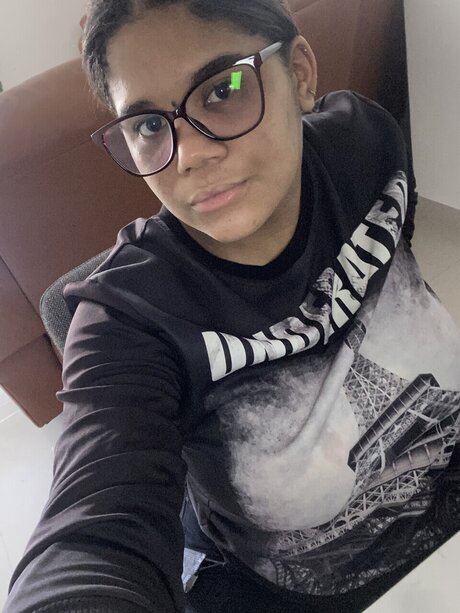 Darelin bueno pretty actress img