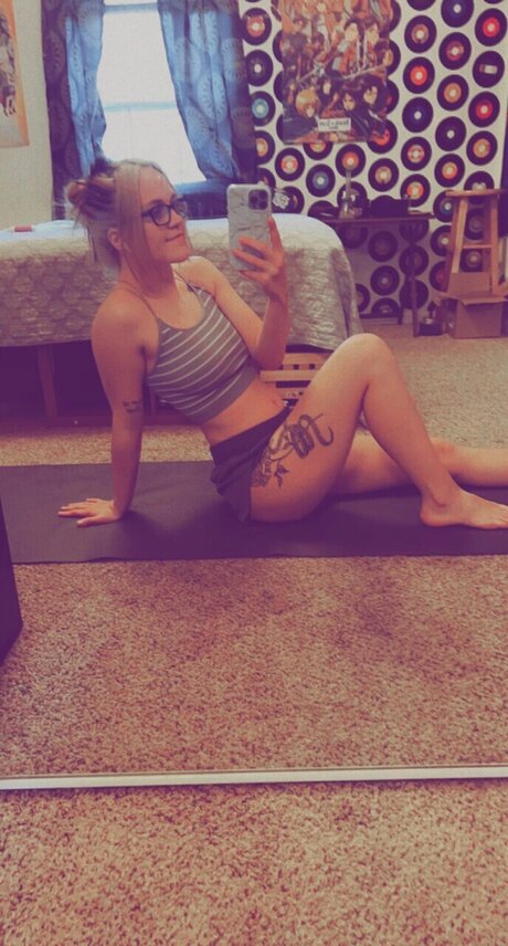 Greeneyedgal hd model pictures