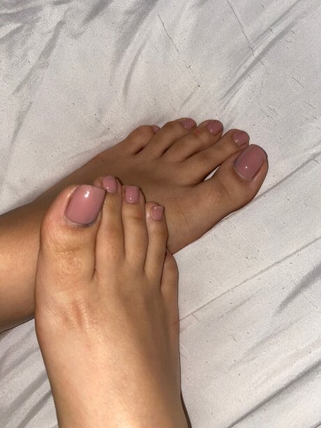 Feetbyzoya naked model archive
