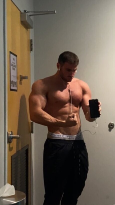 latina babe onlyfans top images