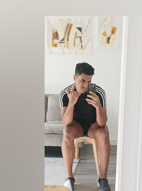 Luuis Guzm n model nice image