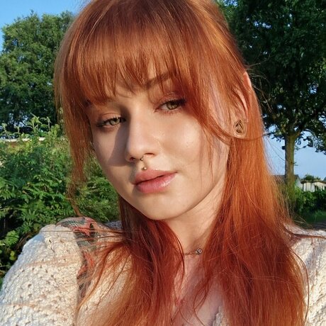 Manic Pixie Peach beautiful actress pic