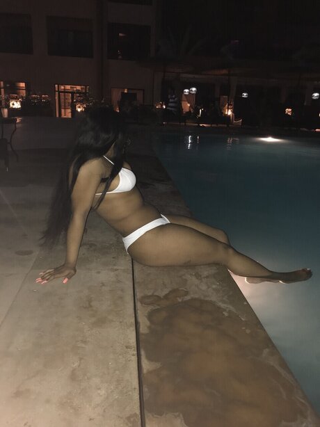 PRETTY MONEY_ beautiful pornstar picture