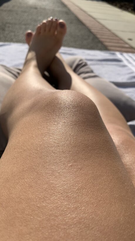 Littlefootishwitxh exclusive pornstar image