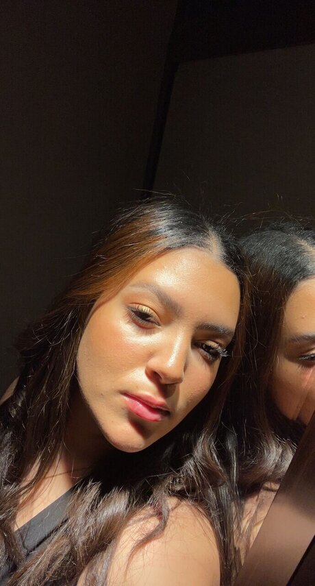 Sarah karimi model beautiful galleries