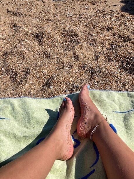 Yami Feet sex actress pictures