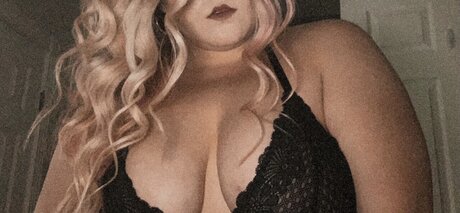 Wellendowed art actress archive