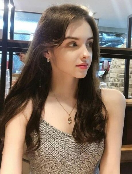 Nanayeee model xxx img