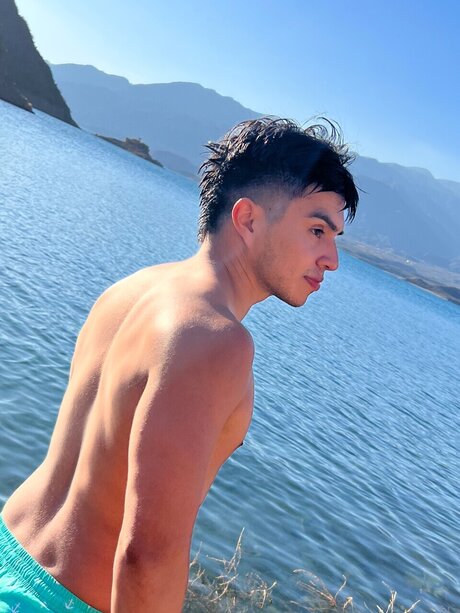 BRIAN AGUSTIN erotic model galleries