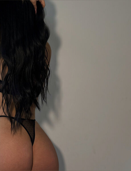 ollisia naked pornstar img