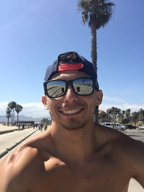 Zaya Says star free pictures