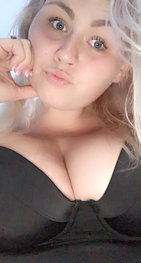 Tasty Tiffanyy_ art pornstar archive