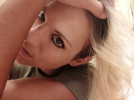 Toni Sky free actress photo