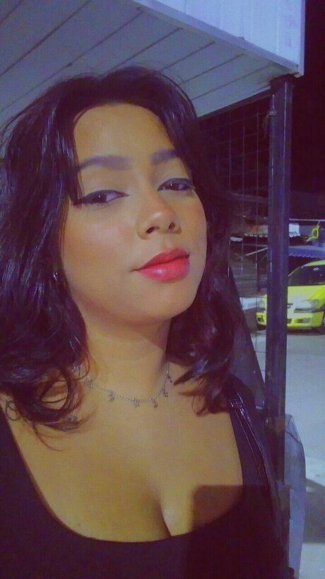 honey77 sexy pornstar image