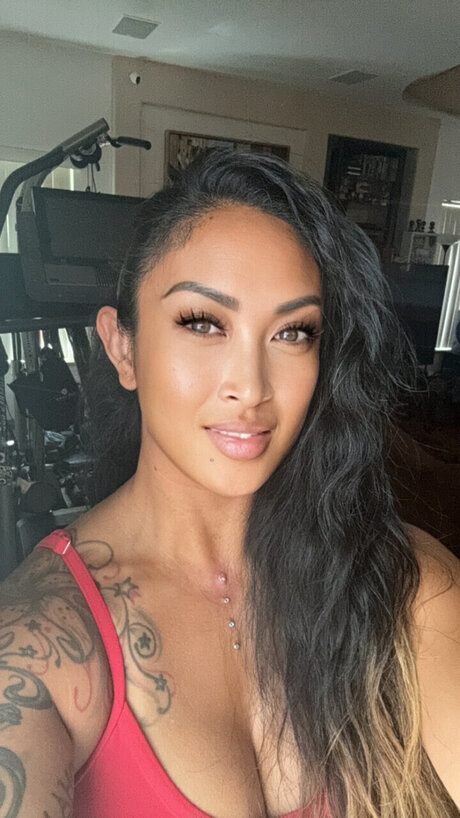 Hella Kulit star sex pic