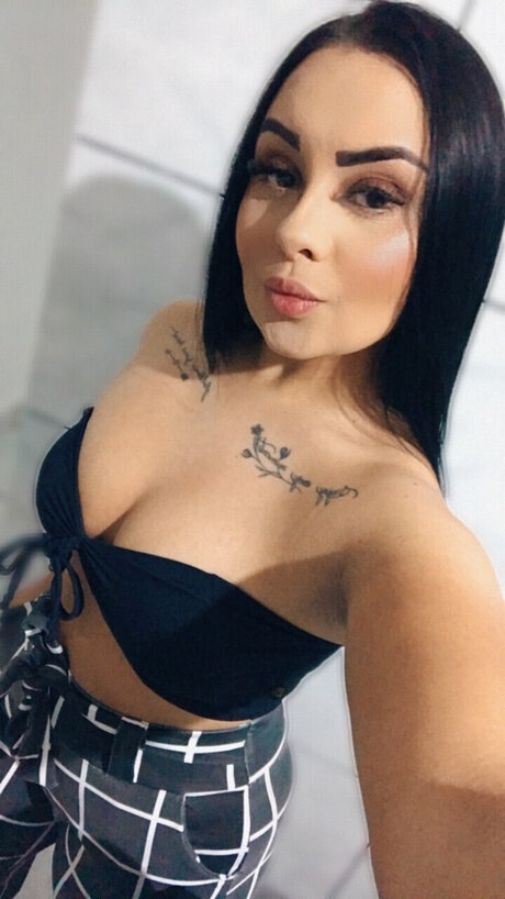 Adriane Chaves model sex img