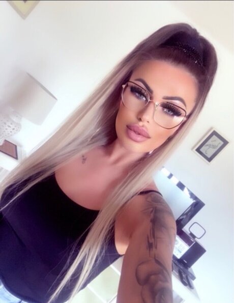 Cosmina Comm pornstar nice picture