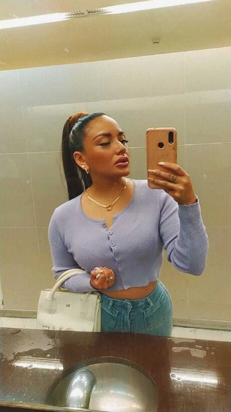 True_ model porn pic